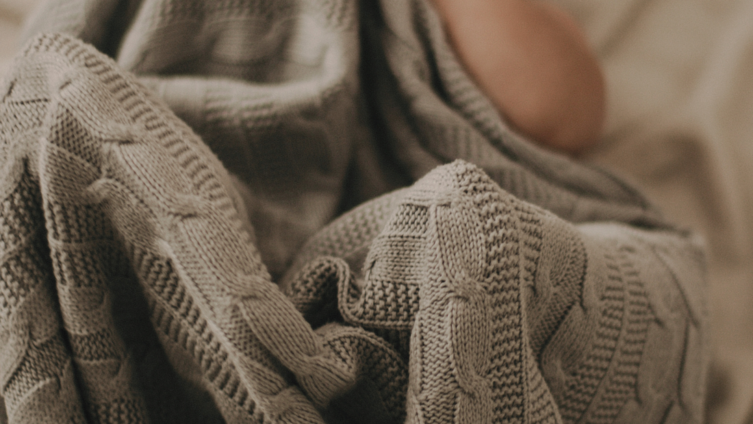 How to Choose the Best Material for Baby Blankets (Bamboo vs Cotton vs Muslin)